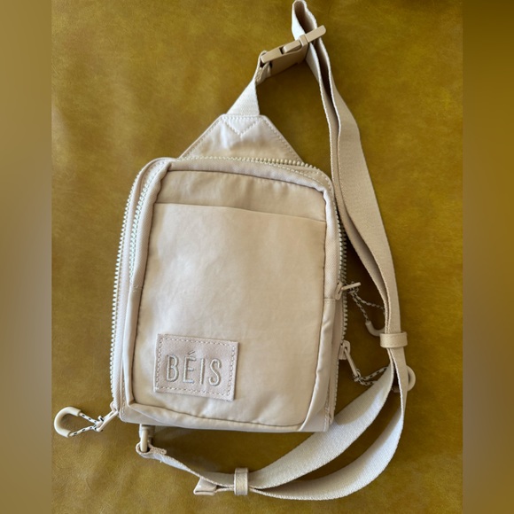 BEIS Handbags - BÉIS Sport Sling in Beige